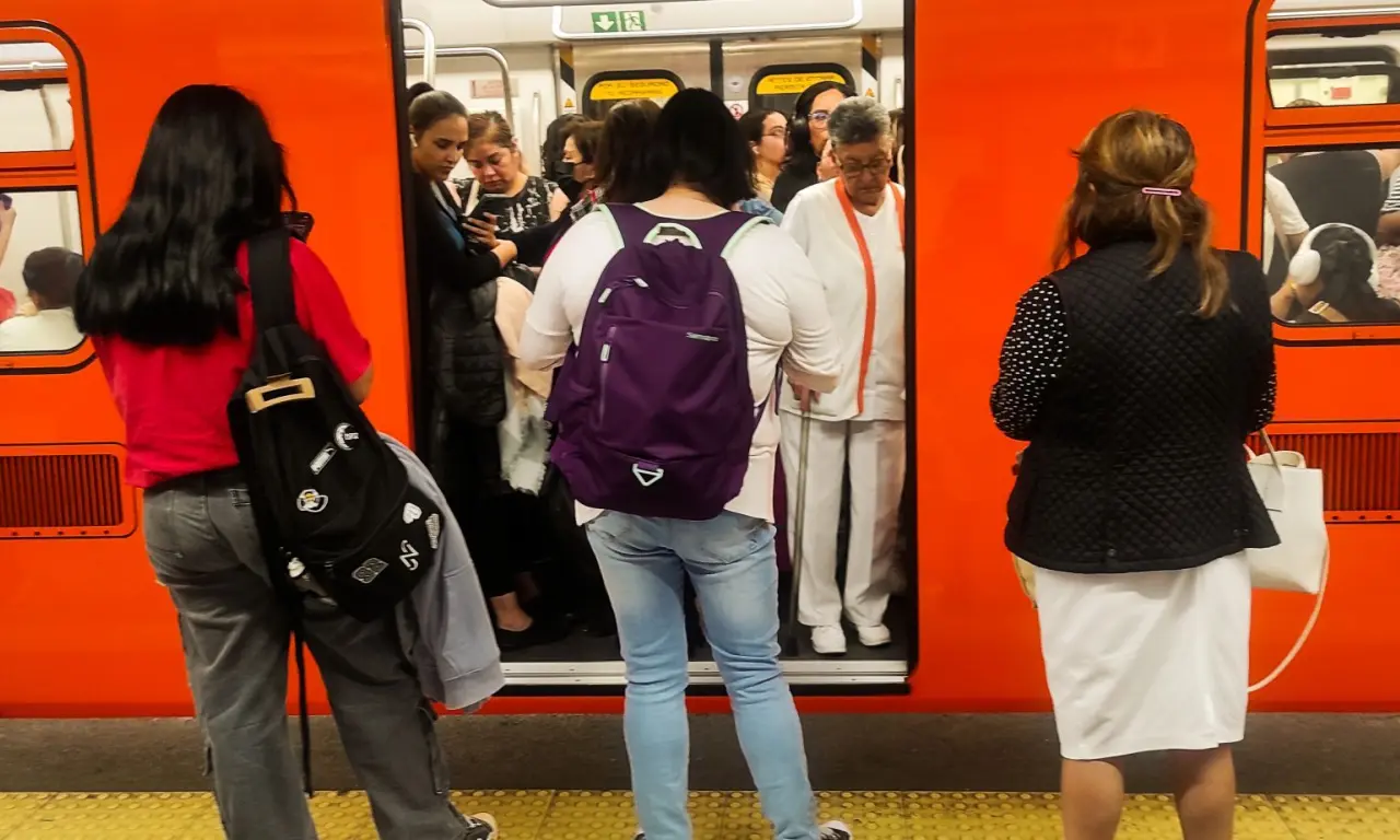  Esta beca brinda un apoyo para que las y los universitarios puedan cubrir sus gastos en transporte o parte de ellos. 