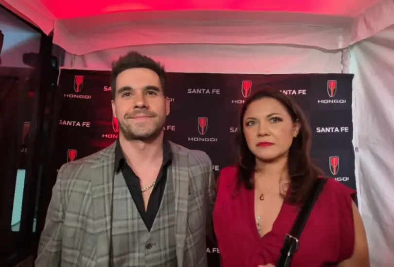 Eleazar Gómez y su novia Miriam García