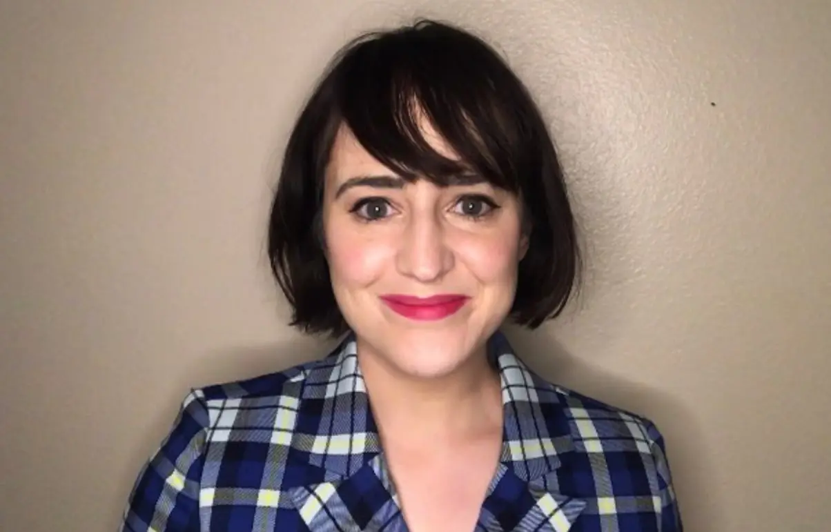 Se mantiene en contacto con sus fans por Instagram, donde suma 319 mil usuarios.