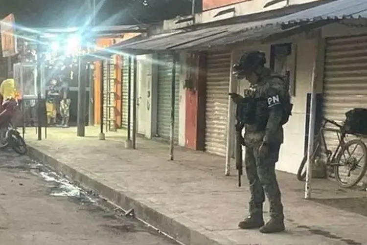 Según los primeros reportes, los agresores abrieron fuego contra él y posteriormente huyeron del lugar. X.