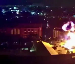 Captan el momento exacto de la explosión en restaurante frente al Monumento a la Revolución | VIDEO