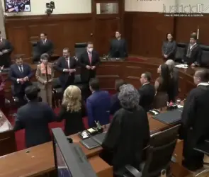 Suena Marc Anthony en plena sesión de la Suprema Corte en lugar del Himno Nacional