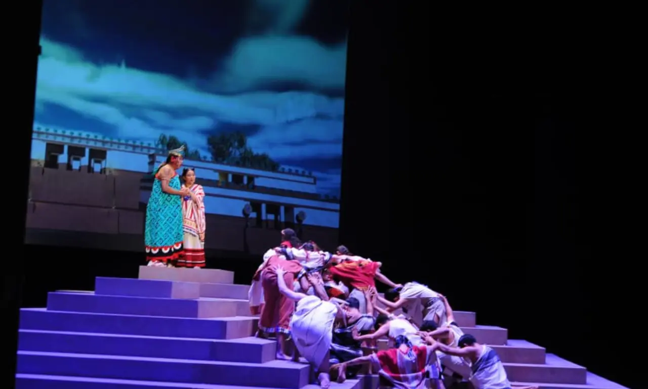  La obra ha sido reelaborada para convertirse en una ópera fílmica narrada en náhuatl, maya y castellano, acompañada por música en vivo y danza escénica. 