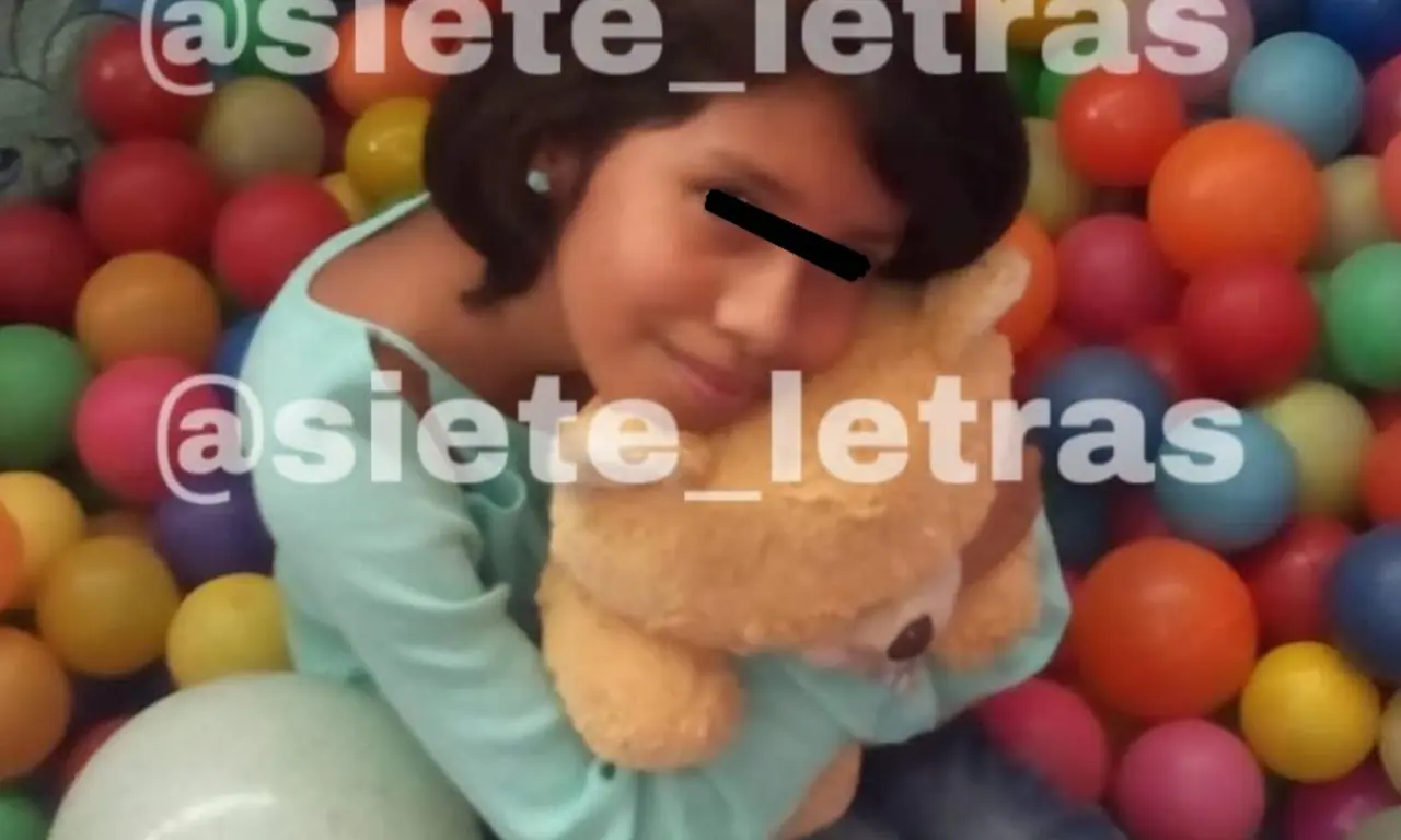  Amanda era la menor de tres hermanos y vivía con sus padres muy cerca del Metro Chabacano. 
