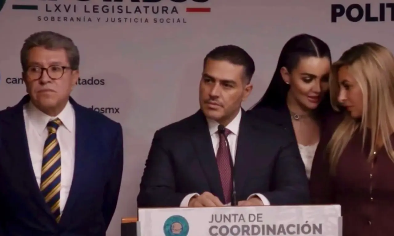  Diputadas de Morena se pelean en conferencia por aparecer junto a Harfuch | VIDEO 