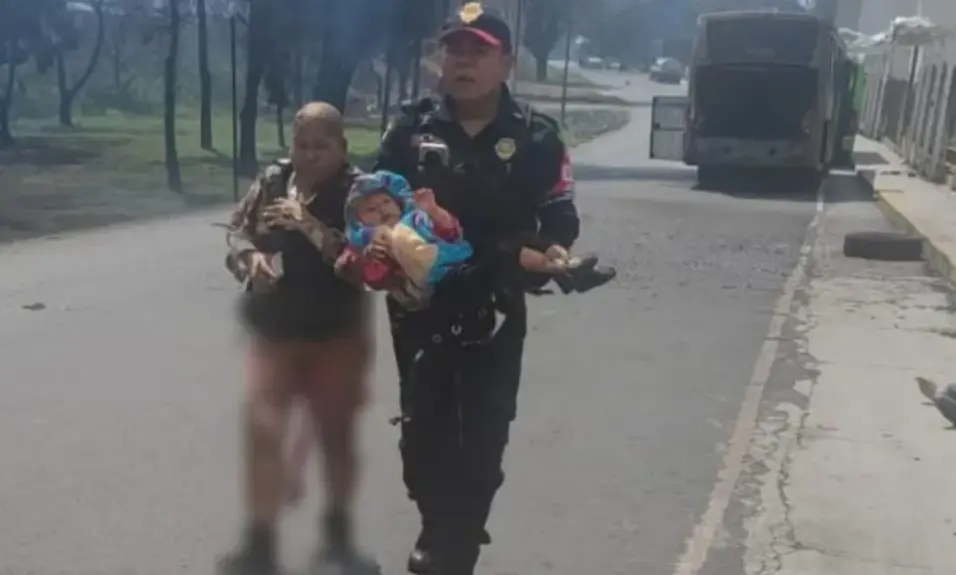 La bebé Jaylyn sobrevivió al heroico acto de su abuelita Alicia Matías Teodoro.  Especial
