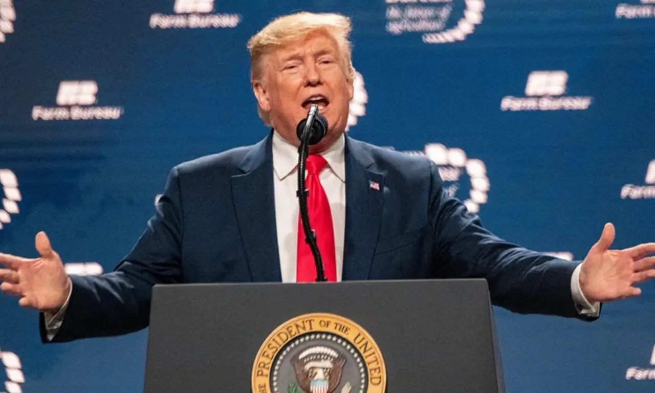  Donald Trump pide acelerar pruebas nucleares. 