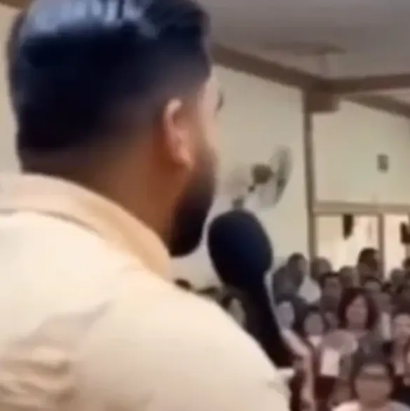 Me dijo adquiere el iPhone 17 Pro Max: Pastor afirma que Dios le reveló que la congregación iba a pagarlo  Me dijo adquiere el iPhone 17 Pro Max: Pastor afirma que Dios le reveló que la congregación iba a pagarlo