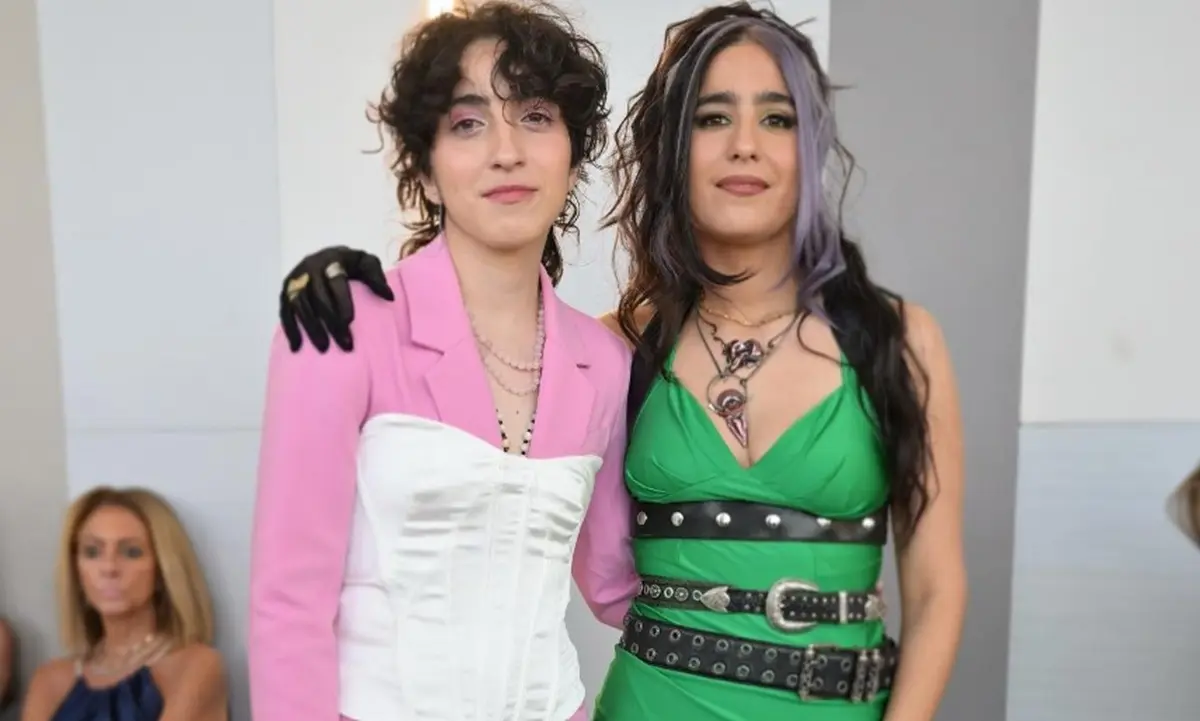  Emily Estefan con su novia 