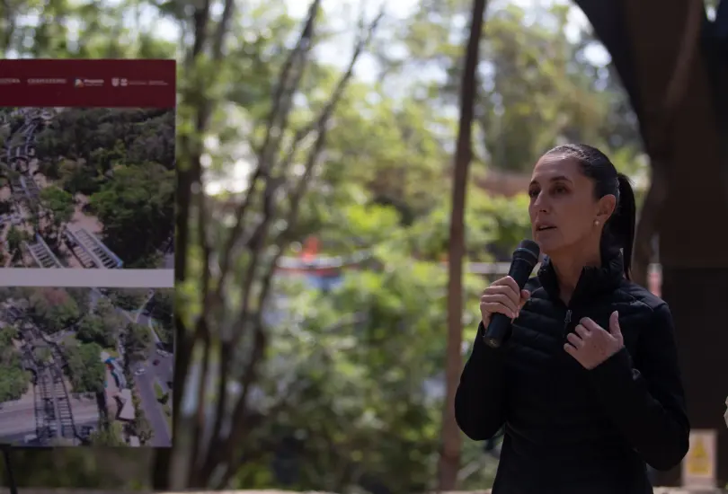 La decisión de realizar la mañanera en Los Pinos ha generado curiosidad y expectativa. La decisión de realizar la mañanera en Los Pinos ha generado curiosidad y expectativa.