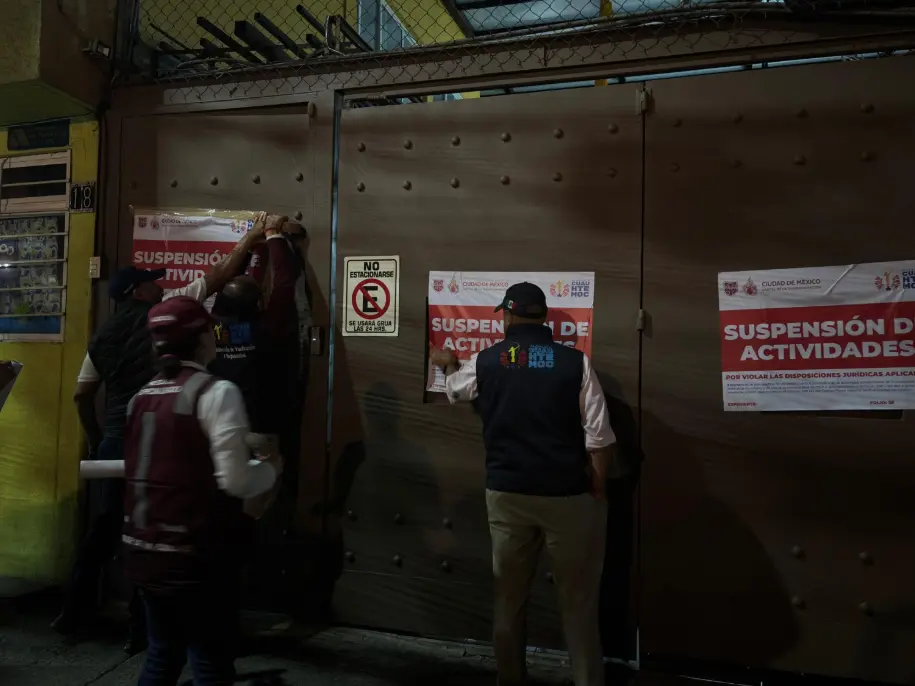 La alcaldesa de Cuauhtémoc, Alessandra Rojo de la Vega, acudió al sitio para supervisar la diligencia. Alcaldía Cuauhtémoc.