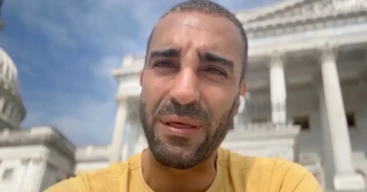  Simón Levy no podrá abandonar el país hasta que las autoridades judiciales determinen su situación legal. 