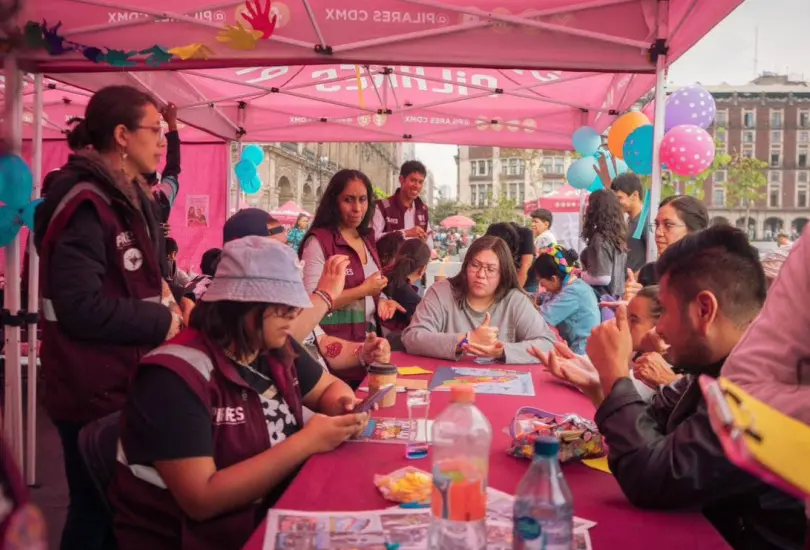 El Zócalo se transformará en un enorme laboratorio al aire libre. El Zócalo se transformará en un enorme laboratorio al aire libre.