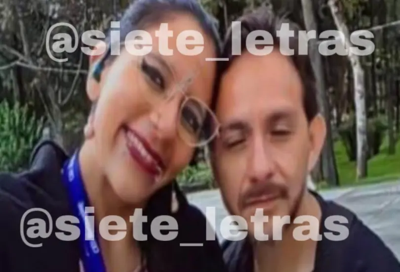 La joven posó con el que sería su agresor. La joven posó con el que sería su agresor.