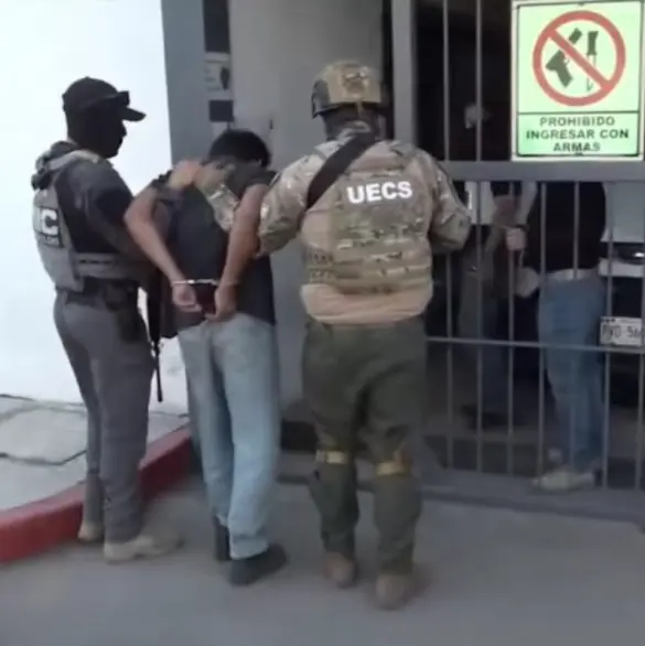 Rescatan a mujer secuestrada en Tlaltizapán; cinco detenidos tras operativo en Morelos Rescatan a mujer secuestrada en Tlaltizapán; cinco detenidos tras operativo en Morelos