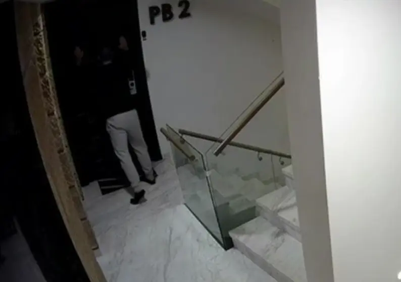 En 2023, las autoridades judiciales ordenaron el desalojo de dos departamentos vinculados a Levy, como parte del litigio con la señora Santos.  Captura de pantalla.