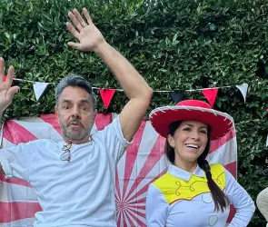 Los mexicanos no aprobamos este comportamiento: Piden quitar visa a Eugenio Derbez tras burlarse de Trump en Halloween