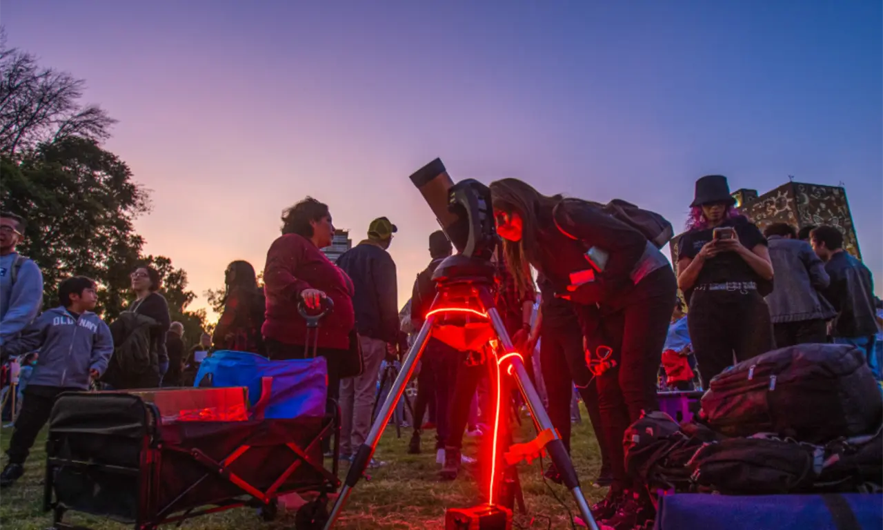  Desde 2009, la Noche de las Estrellas se ha consolidado como el evento de divulgación científica más grande de Iberoamérica. 