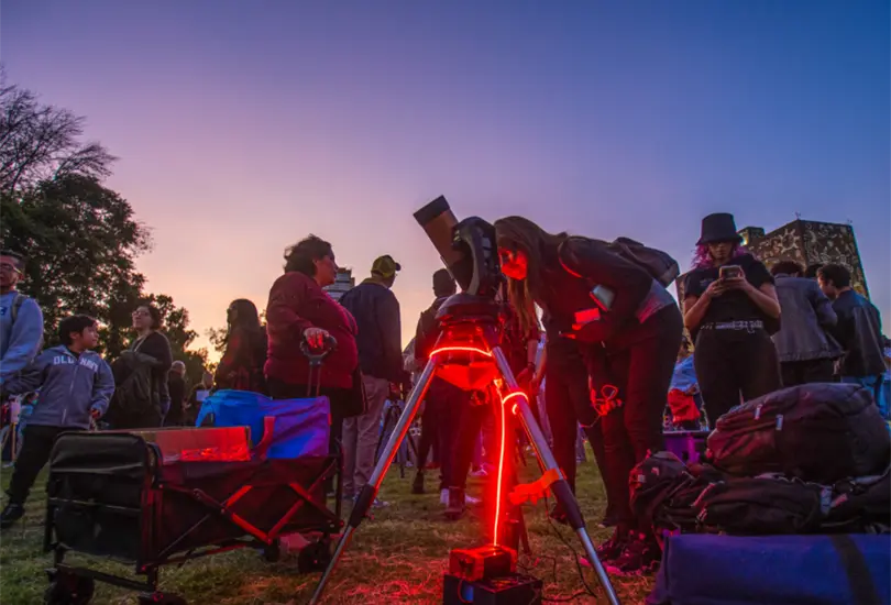 Desde 2009, la Noche de las Estrellas se ha consolidado como el evento de divulgación científica más grande de Iberoamérica. Desde 2009, la Noche de las Estrellas se ha consolidado como el evento de divulgación científica más grande de Iberoamérica.