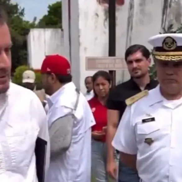 Rocío Nahle regaña en público a su secretario de Turismo en plena conmemoración en Veracruz