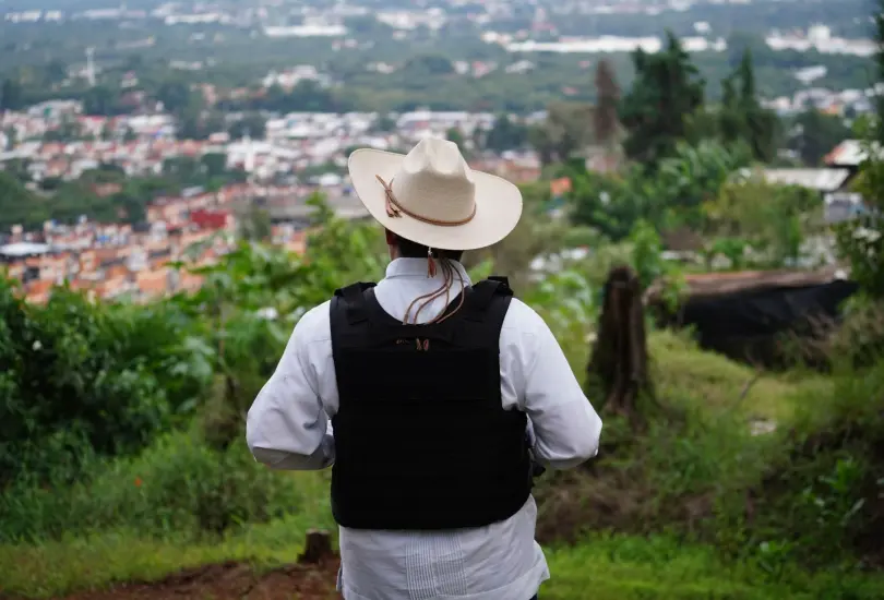 La figura de Carlos Manzo simboliza, para muchos, una apuesta por gobernar desde la integridad, sin pactos con el crimen, aún en un entorno dominado por él.