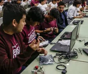 Hackatón 2025: La iniciativa del gobierno de Puebla para optimizar alumbrado y bacheo