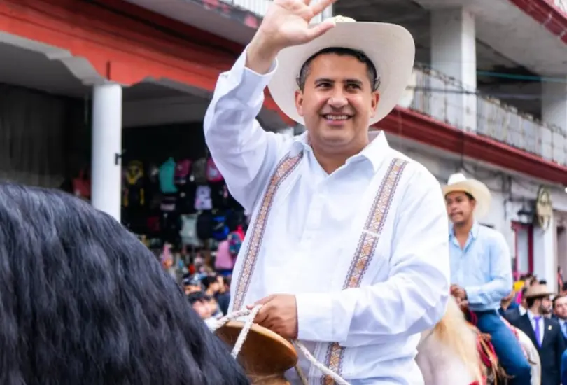 El agresor entre 17 y 19 años, tenía presuntos vínculos con el Cártel Jalisco Nueva Generación, según autoridades michoacanas.