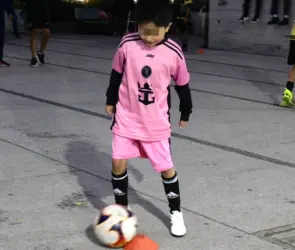 Niñas y niños se preparan para el Mundial 2026 con "Futboléale" en la Cuauhtémoc
