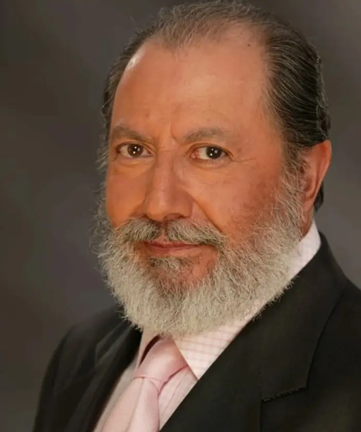 Hugo Macías Macotela (91 años)