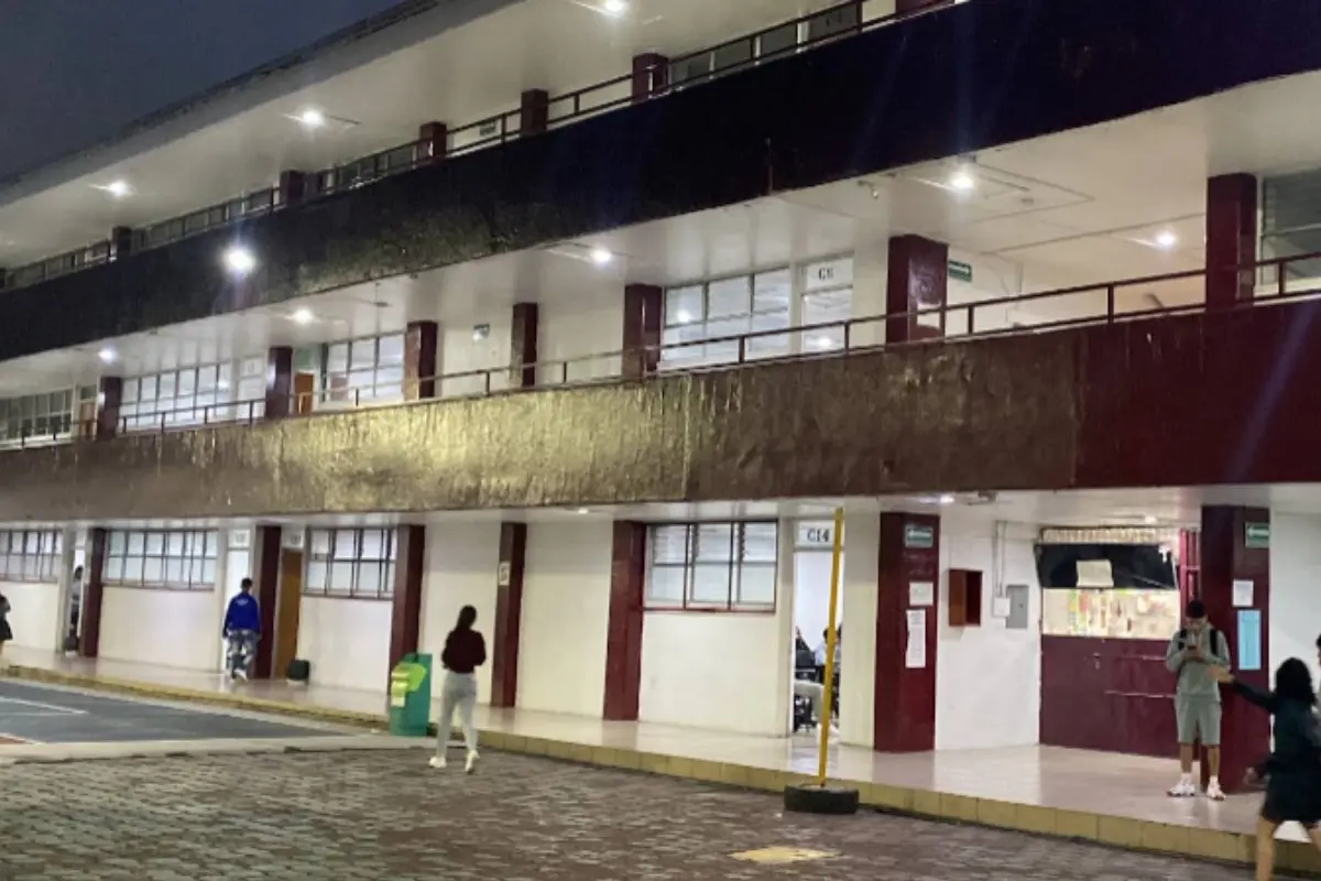  Joven queda en silla de ruedas tras violenta pelea en CETIS 56 