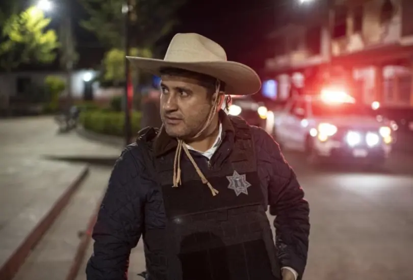 La ejecución del alcalde se habría ordenado después de que participara en la detención de "El Rino", jefe de plaza del CJNG en Michoacán.