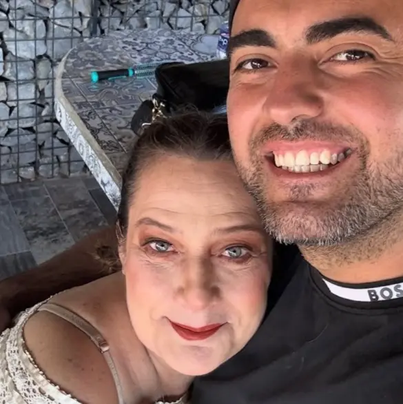 Exesposa de Alfredo Adame presume noviazgo con un carpintero 25 años más joven