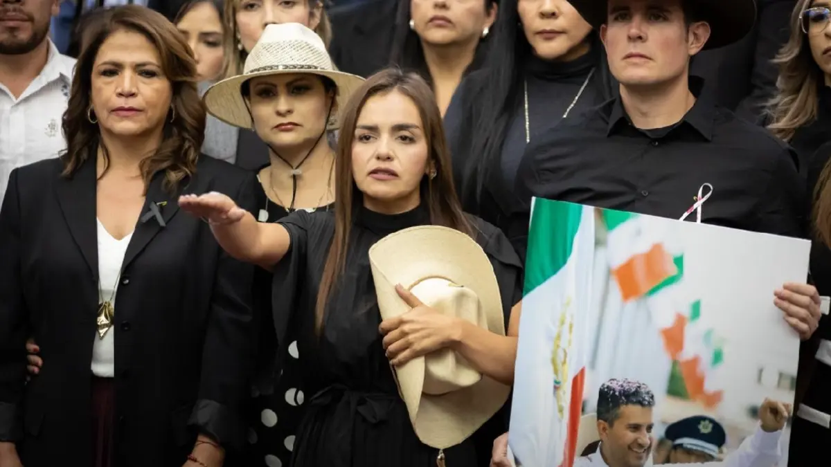  El Movimiento del Sombrero eligió a Grecia Quiroz como sucesora de Carlos Manzo. 