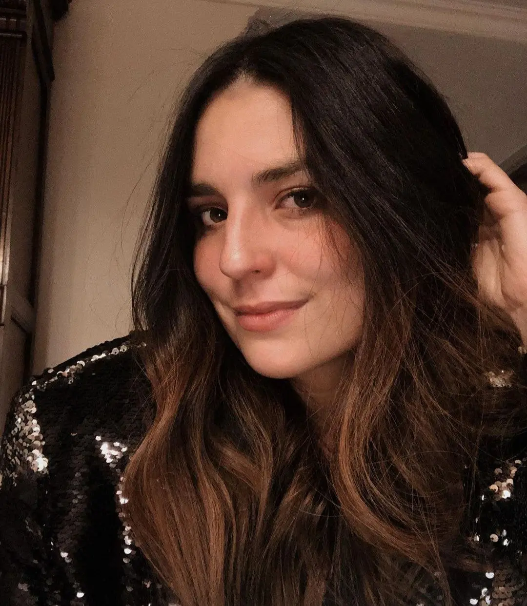 Se trata de Flor Susana Aguilar, quien ha llamado la atención de muchos fans de la dinastía Aguilar por su gran parecido con su abuela Flor Silvestre.