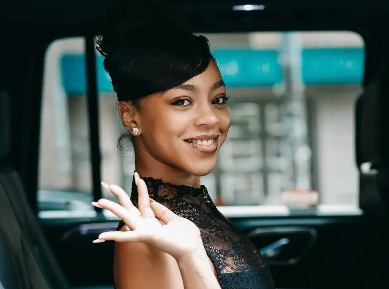 Ahora tiene 19 años y ha tenido participaciones en películas como "El espíritu de Bridge Hollow" y "The Oath".<br>