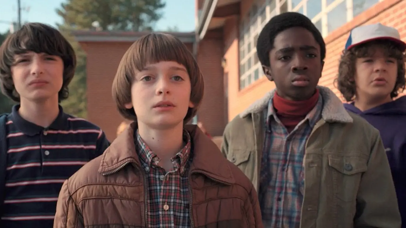 Ha llamado la atención el drástico cambio que han tenido los protagonistas, quienes se sumaron al proyecto cuando eran unos niños. Mira su cambio.