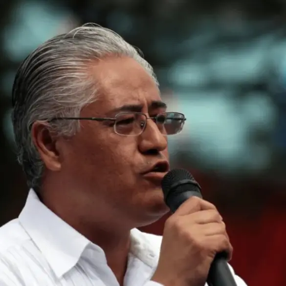 Detienen a Alejandro Vera, exrector de la UAEM, por caso "La Estafa Maestra" Detienen a Alejandro Vera, exrector de la UAEM, por caso "La Estafa Maestra"