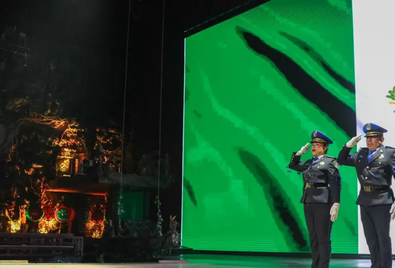 Rojo de la Vega rindió su Primer Informe de Gobierno.