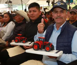 Puebla entrega 77 millones de pesos en apoyos al campo