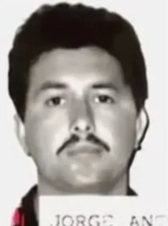 El ex agente del Cisen es señalado como presunto segundo tirador. Especial