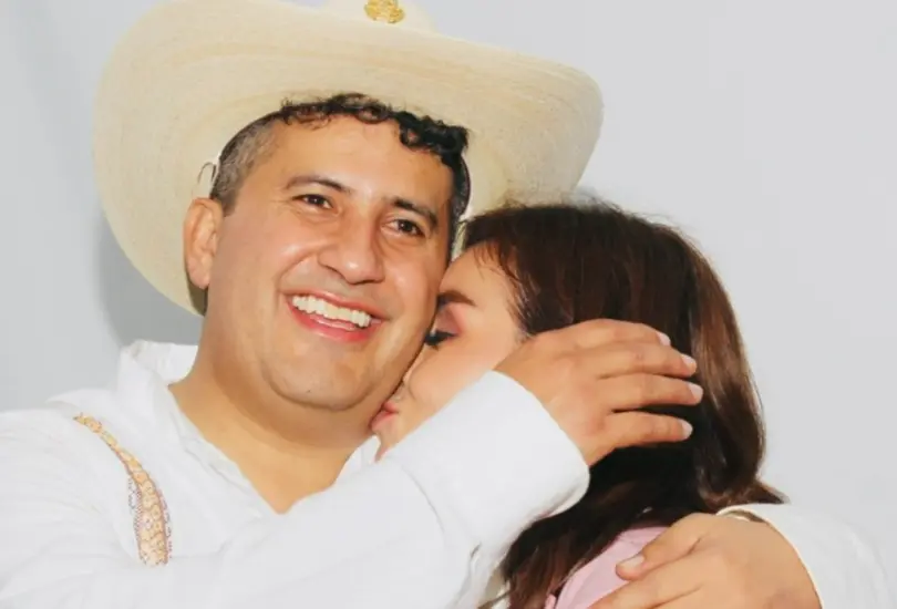 Sus palabras reflejaron no sólo el duelo personal, sino también la determinación de mantener vivo el legado político y social de su esposo. Sus palabras reflejaron no sólo el duelo personal, sino también la determinación de mantener vivo el legado político y social de su esposo.