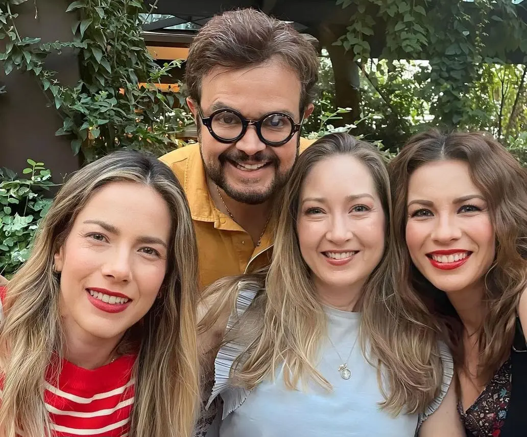 El propio Syntek confesó en un video que, por culpa de la venganza de sus músicos, perdió a su familia.