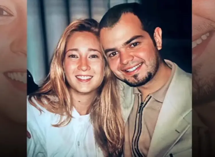 La esposa del músico mantiene sus redes sociales privadas; sin embargo, Aleks constantemente comparte fotos junto a Karen en Instagram.