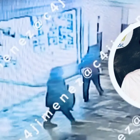 Captan en video el momento exacto del asalto a joyería Arag en Plaza San Jerónimo, CDMX Captan en video el momento exacto del asalto a joyería Arag en Plaza San Jerónimo, CDMX