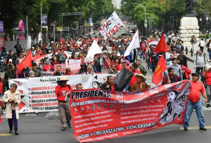 Escuelas públicas de al menos 20 estados suspenderán actividades por las movilizaciones convocadas por la CNTE. Escuelas públicas de al menos 20 estados suspenderán actividades por las movilizaciones convocadas por la CNTE.