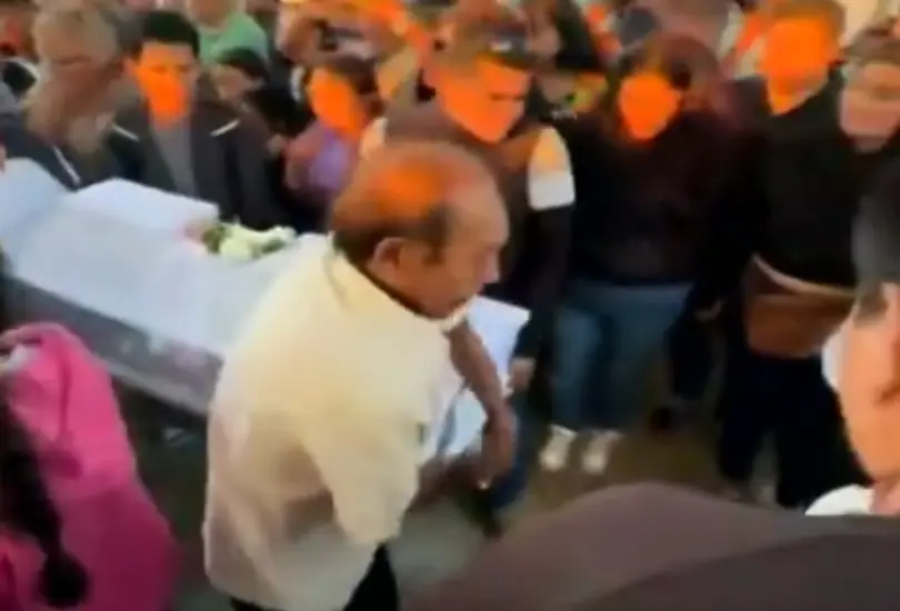 En el cortejo fúnebre la acompañaron sus maestras del preescolar.