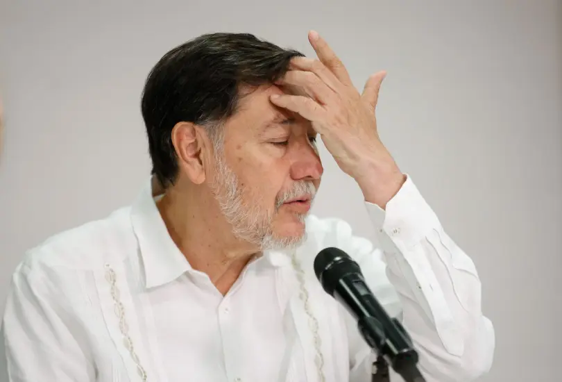 Senado habría pagado vuelo a Europa de 120 mil pesos a Noroña 