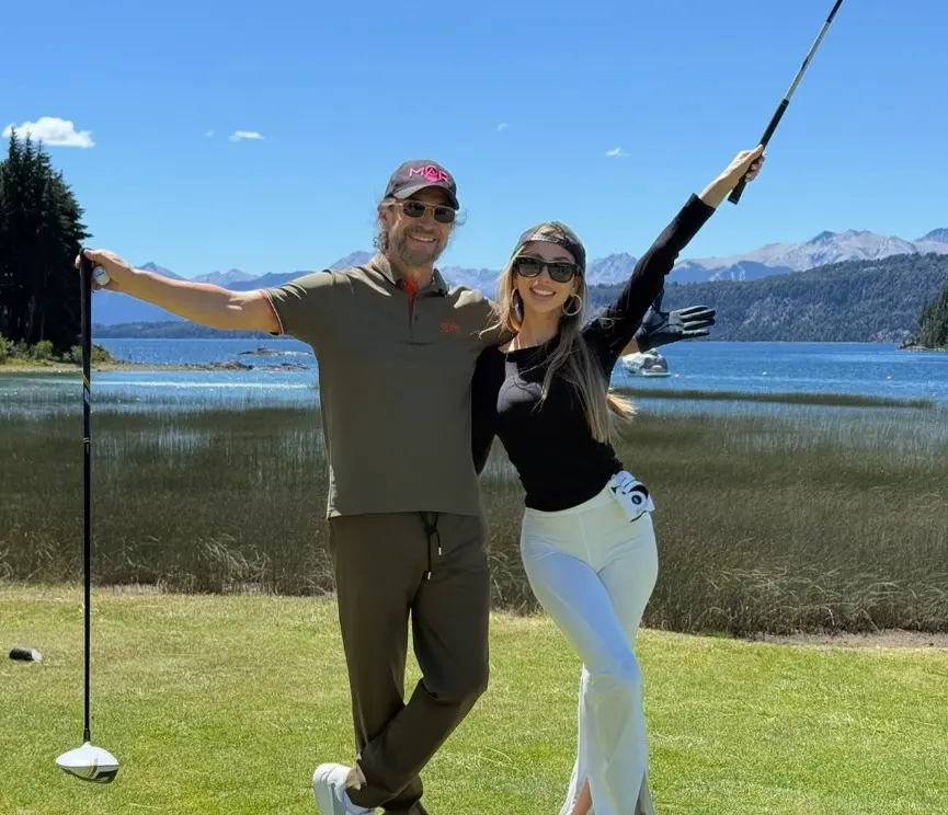 Tiene 24 años de edad.