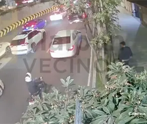 Asalto frustrado en Viaducto Tlalpan: automovilista armado sorprende a delincuentes | VIDEO