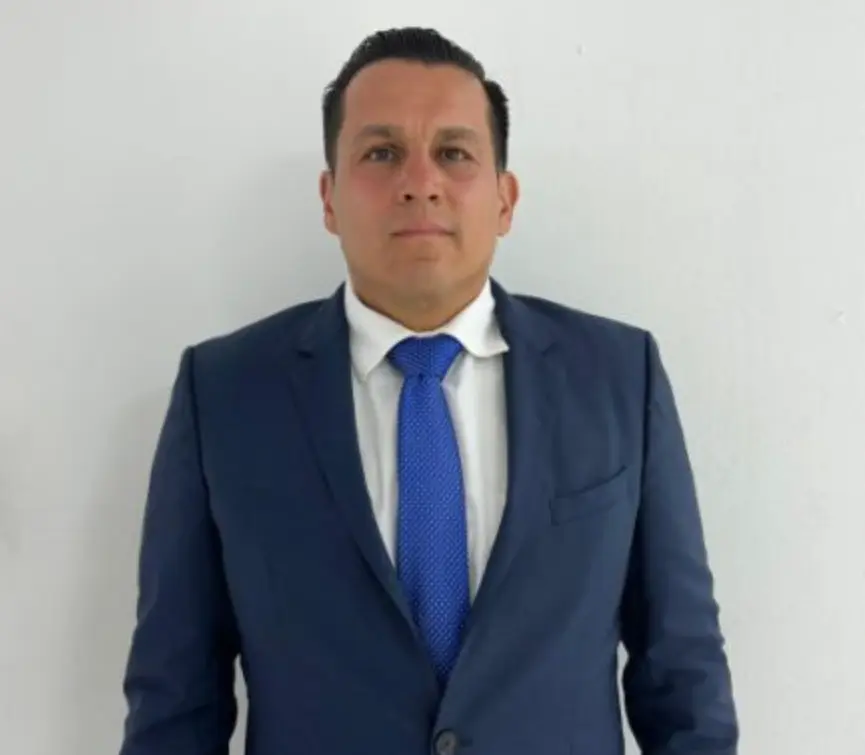 Cruz Medina es considerado un policía de carrera, con más de dos décadas en operaciones tácticas, inteligencia y trabajo de investigación. X.